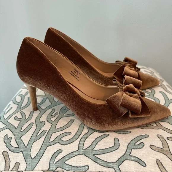 Journee Collection Crystol Velvet Pump in Elegant Brown - Size 9.5 NWOT - Picture 9 of 12